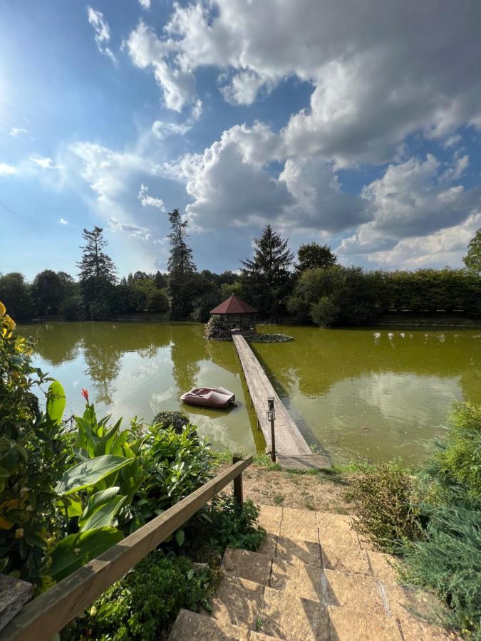 Lake Noble Saint-Germain-l'Aiguiller Bagian luar foto